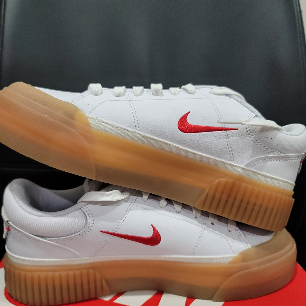 Nike 6.5y/8w White and Red Sneakers
